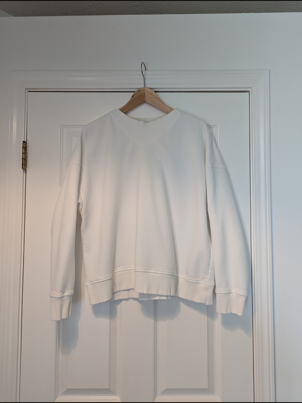 Banana Republic Women's White V-Neck Sweatshirt